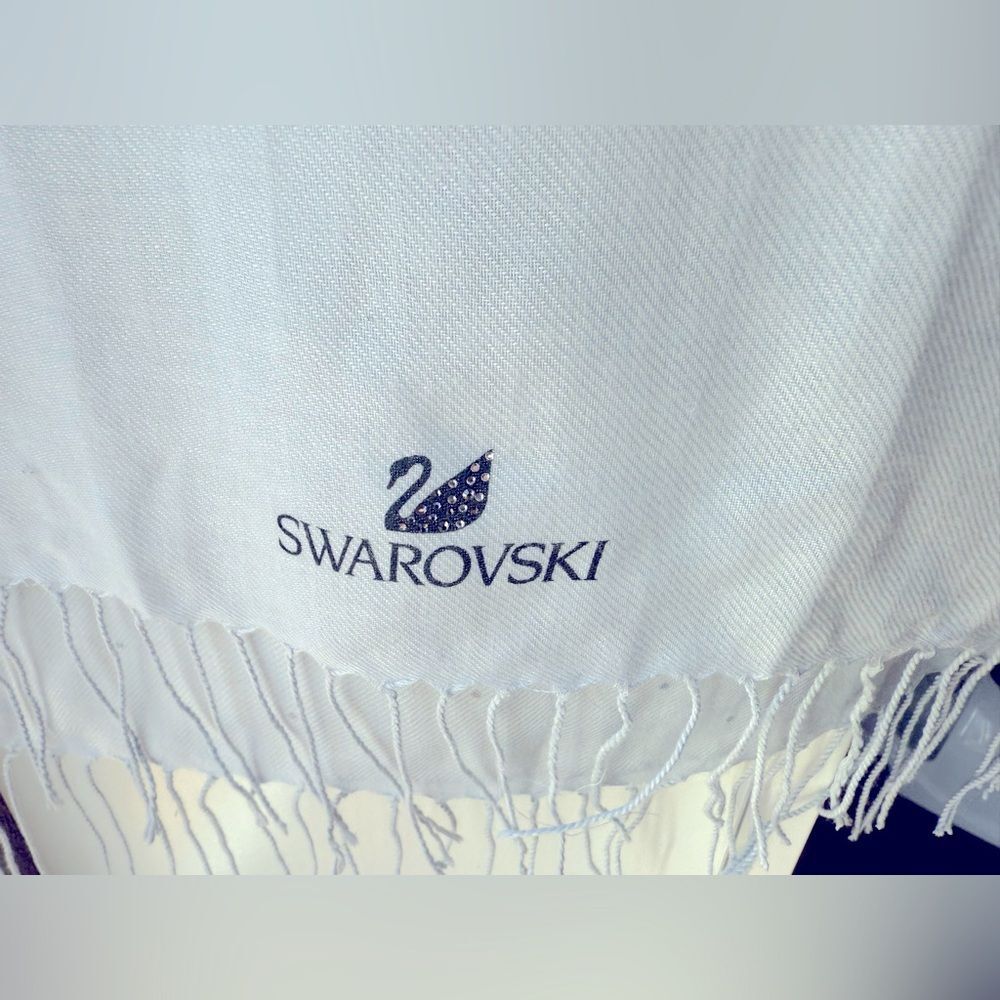 Swarovski Crystals Grey Scarf gently used no flaws 15 x 70 poly/viscose